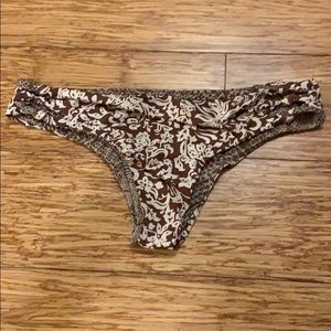 Acacia Alicante Bottom